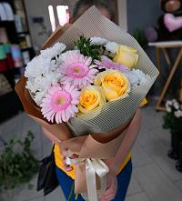 Букет цветов из:  Герберы, Розы и Хризантемы в Чистогорском