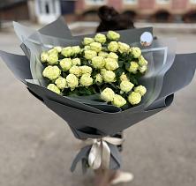 Букет Белые кустовые розы Солинеро в Чистогорском