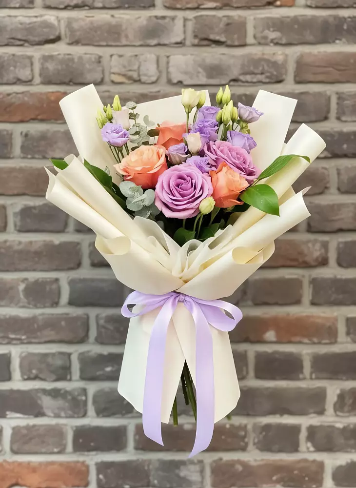 Букет цветов из: Лизиантусы и Розы в Чистогорском