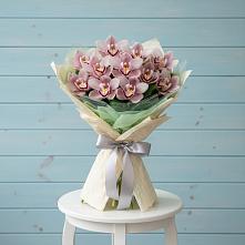 Букет цветов из:  Орхидеи и Розы #REPLACE_PRED# Чистогорском