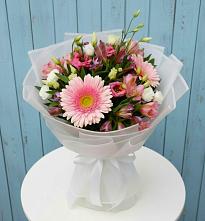 Букет цветов из:  Герберы, Альстромерии и Лизиантусы в Чистогорском