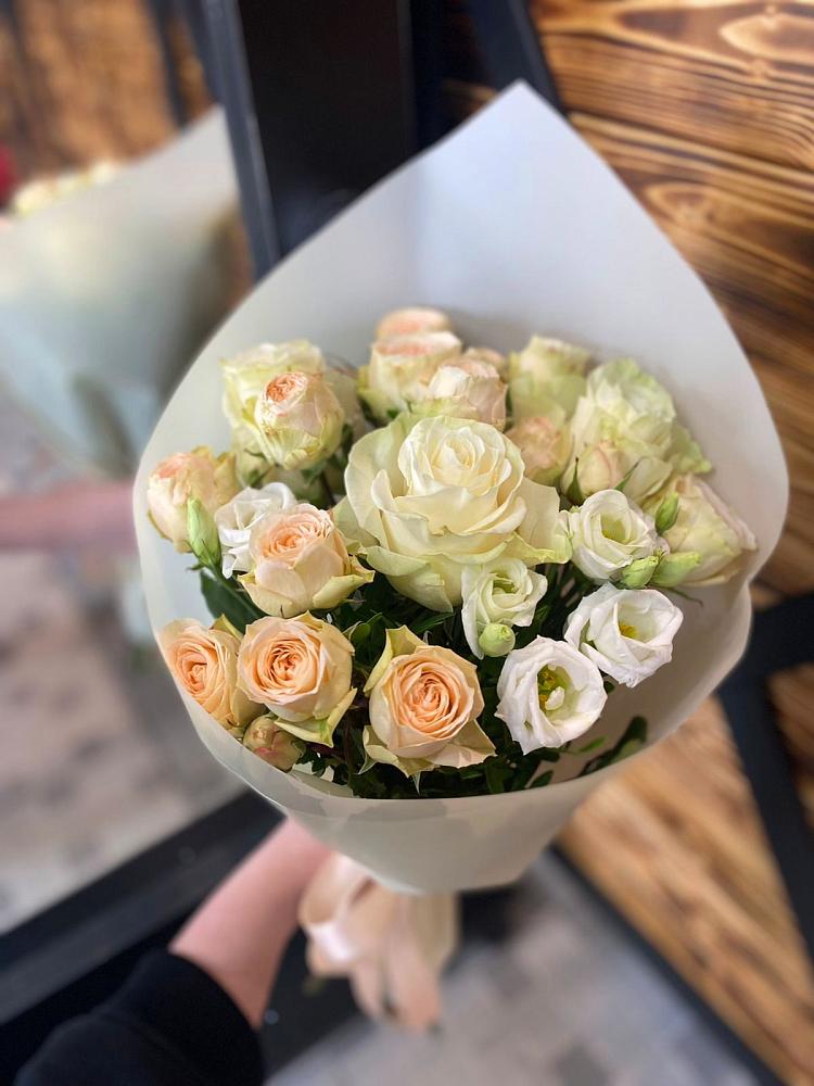 Букет цветов из: Розы и Лизиантусы в Чистогорском